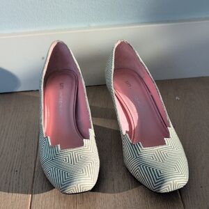 United Nude Black and White Pumps with Textured Design